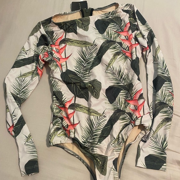 PEÑA life Womens one piece swim suit. Made in Brazil. New with tags! - Picture 11 of 13